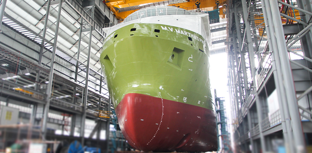 粵新海工86米平臺(tái)供應(yīng)船